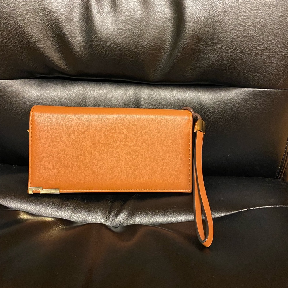 Wristlet wallet